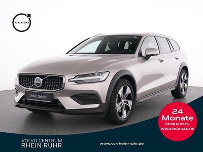 Silber bright dusk / metallic Gebraucht 2023 Volvo V60 CC Plus Kombi | 35.350 € (Fairer Preis)