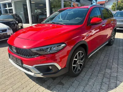 Gebraucht Fiat Tipo Cross 101 PS (74 kW) 2022 Rot Kombi