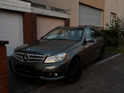 Gebraucht Mercedes C180 122 PS (89 kW) 2011 Grau Kombi