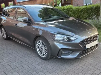 Gebraucht Ford Focus ST-Line 150 PS (110 kW) 2020 Grau Limousine