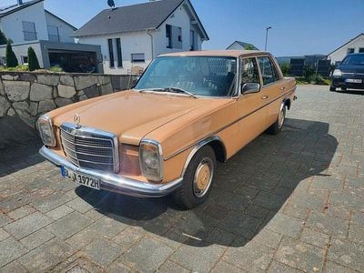Gebraucht Mercedes 240 86 PS (63 kW) 1975 Beige Limousine