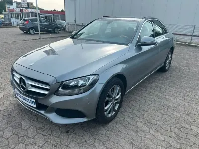 Gebraucht Mercedes C200 Avantgarde 184 PS (135 kW) 2015 Palladiumsilber Limousine