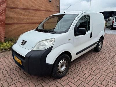 Usata Peugeot Bipper 68 CV (50 kW) 2010 Bianco Monovolume