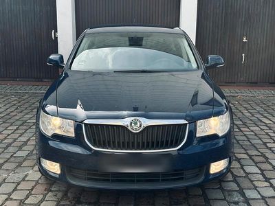 Gebraucht Skoda Superb 160 PS (117 kW) 2010 Blau Limousine