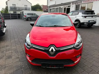 Gebraucht Renault Clio IV LIMITED 76 PS (55 kW) 2018 Rot Limousine