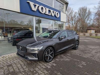 Gebraucht Volvo V60 Ultimate 310 PS (228 kW) 2022 Platinum grey Kombi