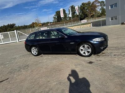 Gebraucht BMW 525 Sport Line 204 PS (150 kW) 2010 Blau Kombi