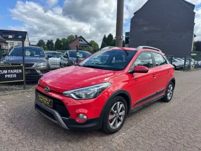 Gebraucht Hyundai i20 Active 101 PS (74 kW) 2020 Tomato red Kleinwagen