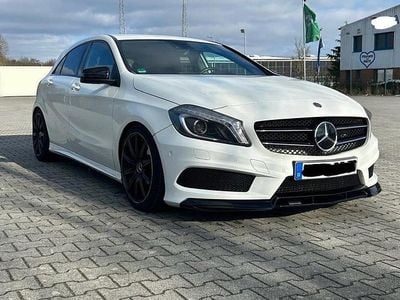 Gebraucht Mercedes A180 Night 120 PS (88 kW) 2013 Weiß Kleinwagen
