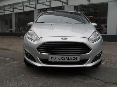 Usata Ford Fiesta Trend 82 CV (60 kW) 2015 Argento Utilitaria