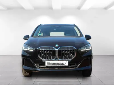Gebraucht BMW 218 Active Tourer Comfort Edition 136 PS (100 kW) 2025 Schwarz Van / Kleinbus