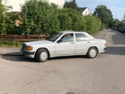 Gebraucht Mercedes 190 122 PS (89 kW) 1989 Weiß Limousine