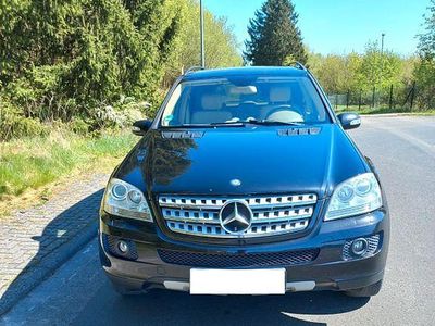 Second-hand Mercedes ML280 190 CP (139 kW) 2007 Negru SUV
