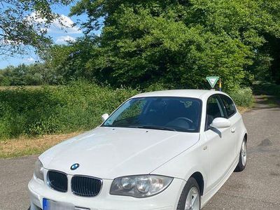 Gebraucht BMW 116 122 PS (89 kW) 2008 Weiß Kleinwagen