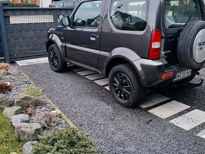 Grau Gebraucht 2011 Suzuki Jimny SUV | 6.950 € (Guter Preis)