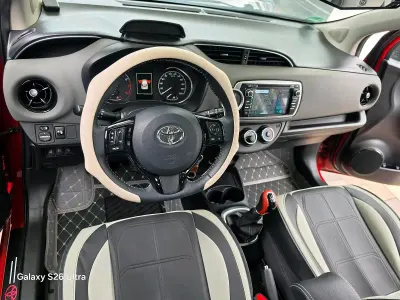 Gebraucht Toyota Yaris Comfort 69 PS (50 kW) 2017 Rot Kleinwagen