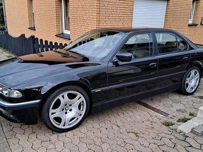 BMW 728
