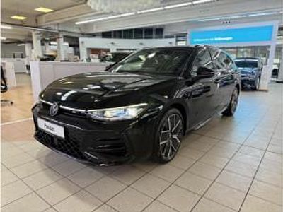 Neu VW Passat R-line 177 PS (130 kW) 2026 Schwarz (grenadillschwarz metallic) Kombi