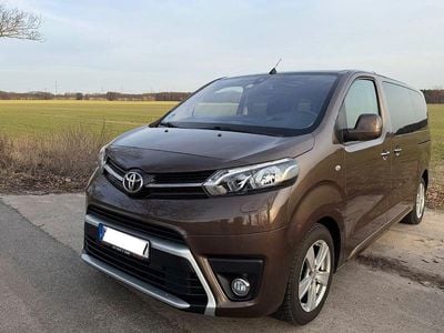 Gebraucht Toyota Proace 177 PS (130 kW) 2017 Braun Van / Kleinbus