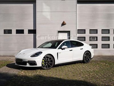 Porsche Panamera 4