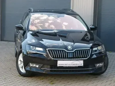 Gebraucht Skoda Superb 221 PS (162 kW) 2018 Schwarzmagic perleffekt Kombi