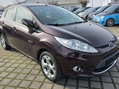 Gebraucht Ford Fiesta Titanium 97 PS (71 kW) 2010 Rot Kleinwagen