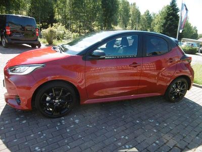 Rot Gebraucht 2022 Toyota Yaris Hybrid Style Limousine | 18.990 € (Guter Preis)