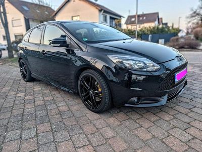 Gebraucht Ford Focus ST 250 PS (183 kW) 2014 Schwarz Limousine