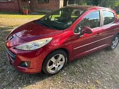 Gebraucht Peugeot 207 Premium 120 PS (88 kW) 2010 Rot Limousine