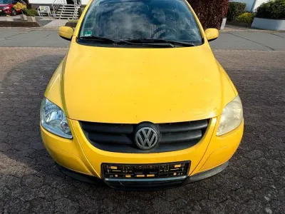 Używany VW Fox 54 KM (39 kW) 2008 Żółty Hatchback