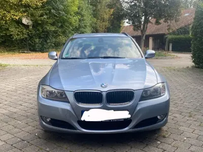 Gebraucht BMW 318 143 PS (105 kW) 2012 Blau Kombi