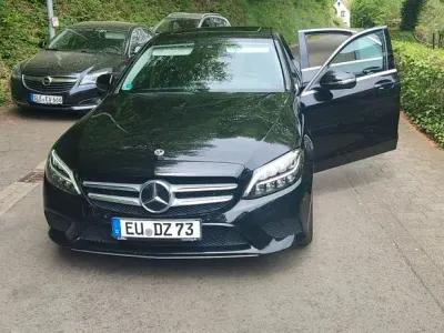 Gebraucht Mercedes C220 194 PS (142 kW) 2020 Schwarz Limousine