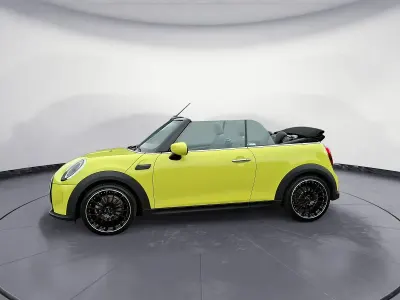 Gebraucht Mini One Cabriolet Classic 102 PS (75 kW) 2022 Gelb Cabrio