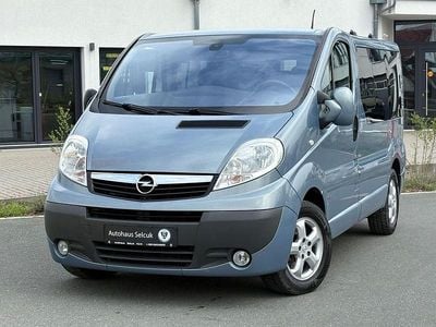 Begagnad Opel Vivaro Cosmo 114 HK (83 kW) 2014 Blå Minibuss