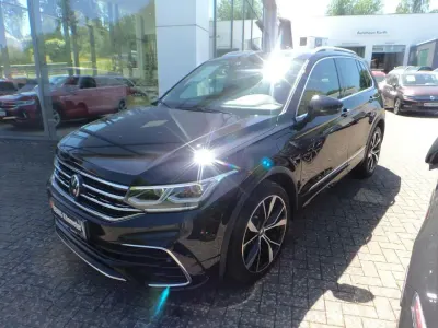 Gebraucht VW Tiguan R-line 245 PS (180 kW) 2023 SUV