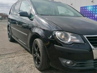 Gebraucht VW Touran 140 PS (102 kW) 2010 Schwarz Van / Kleinbus