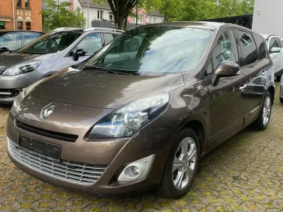 Gebraucht Renault Grand Scénic III 131 PS (96 kW) 2011 Braun Van / Kleinbus