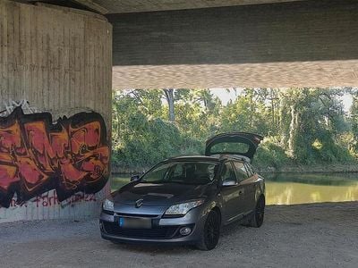Gebraucht Renault Mégane III 110 PS (80 kW) 2014 Grau Kombi