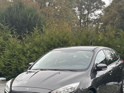 Gebraucht Ford Focus Titanium 120 PS (88 kW) 2017 Grau Limousine