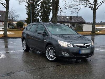 Gebraucht Opel Astra 110 PS (80 kW) 2012 Grau Kombi