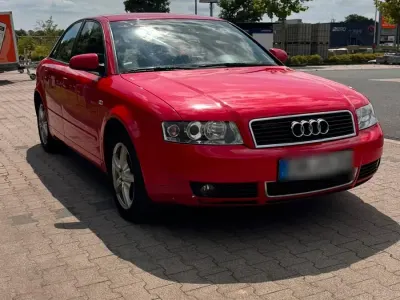 Gebraucht Audi A4 131 PS (96 kW) 2003 Rot Limousine