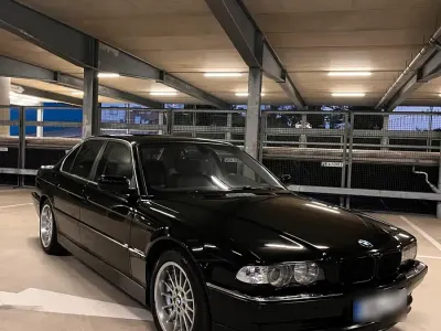 Gebraucht BMW 735 238 PS (175 kW) 2001 Schwarz Limousine