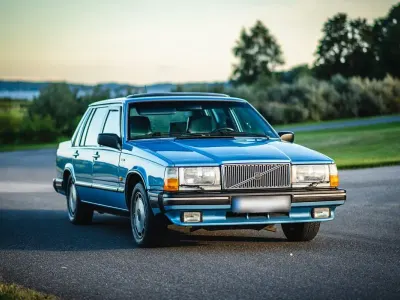 Używany Volvo 760 156 KM (114 kW) 1984 Niebieski Sedan/Limuzyna