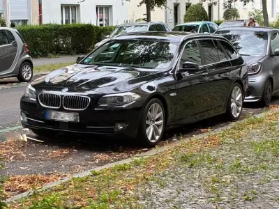 Gebraucht BMW 530 245 PS (180 kW) 2010 Schwarz Kombi