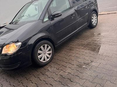 Schwarz Gebraucht 2010 VW Touran Van / Kleinbus | 5.500 €