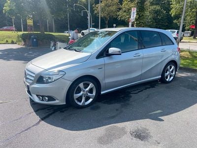 Gebraucht Mercedes B200 136 PS (100 kW) 2012 Silber Van / Kleinbus