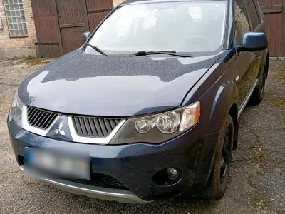 Begagnad Mitsubishi Outlander Top 140 HK (102 kW) 2008 Blå SUV