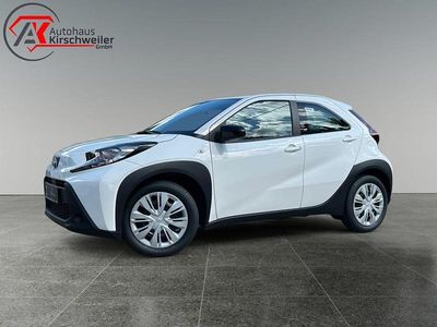 Neu Toyota Aygo X Business Edition 72 PS (52 kW) 2025 Weiß SUV