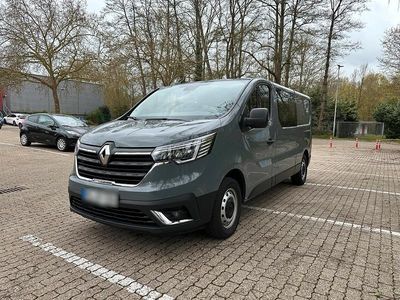Second-hand Renault Trafic 150 CP (110 kW) 2022 Gri Monovolum