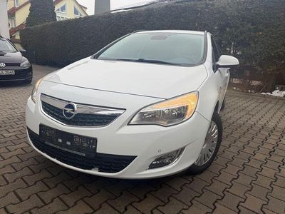 Gebraucht Opel Astra Edition 140 PS (102 kW) 2012 Weiß Kombi